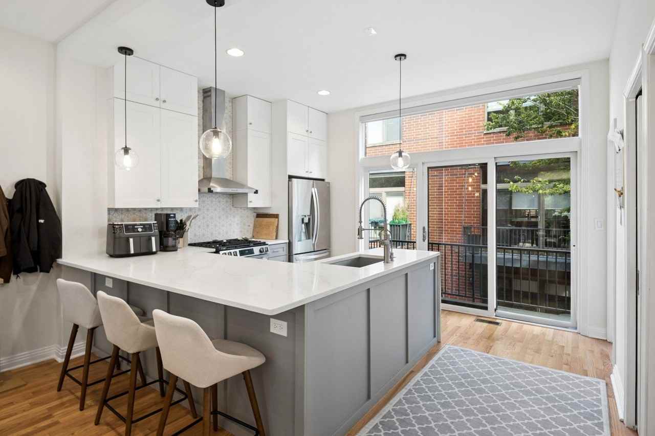 310 N Clinton St #L - Photo 7 of 28