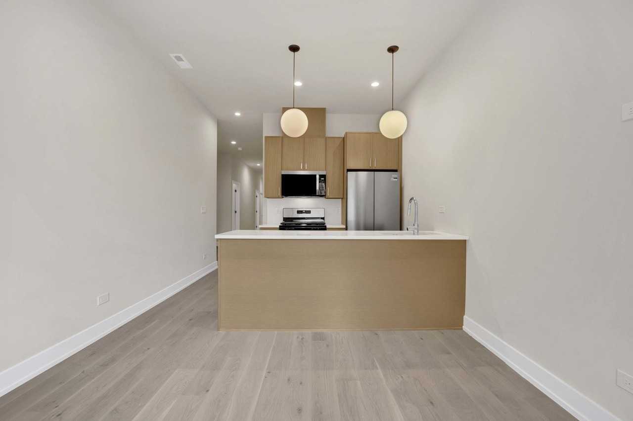 3641 N Wilton Ave #1 - Photo 3 of 34
