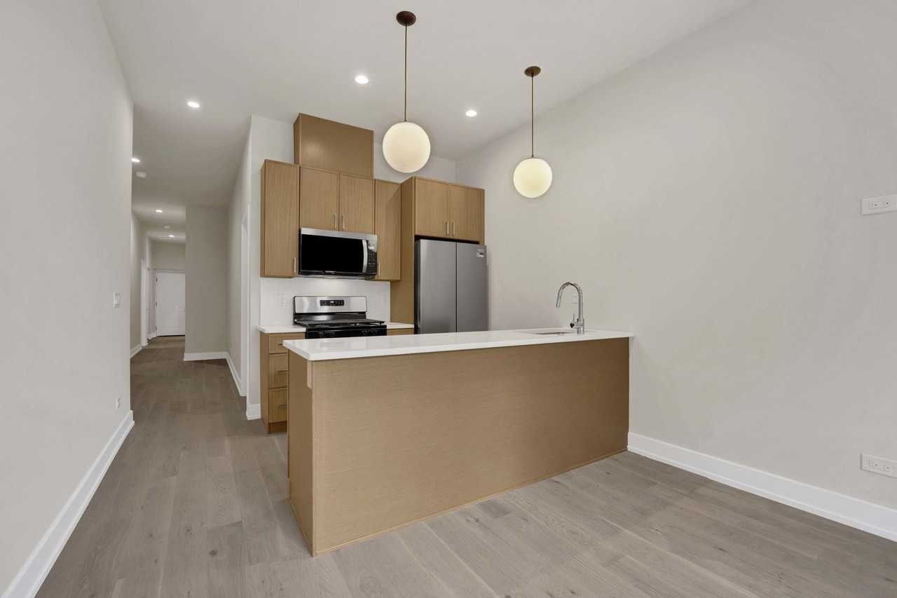 3641 N Wilton Ave #1 - Photo 4 of 34