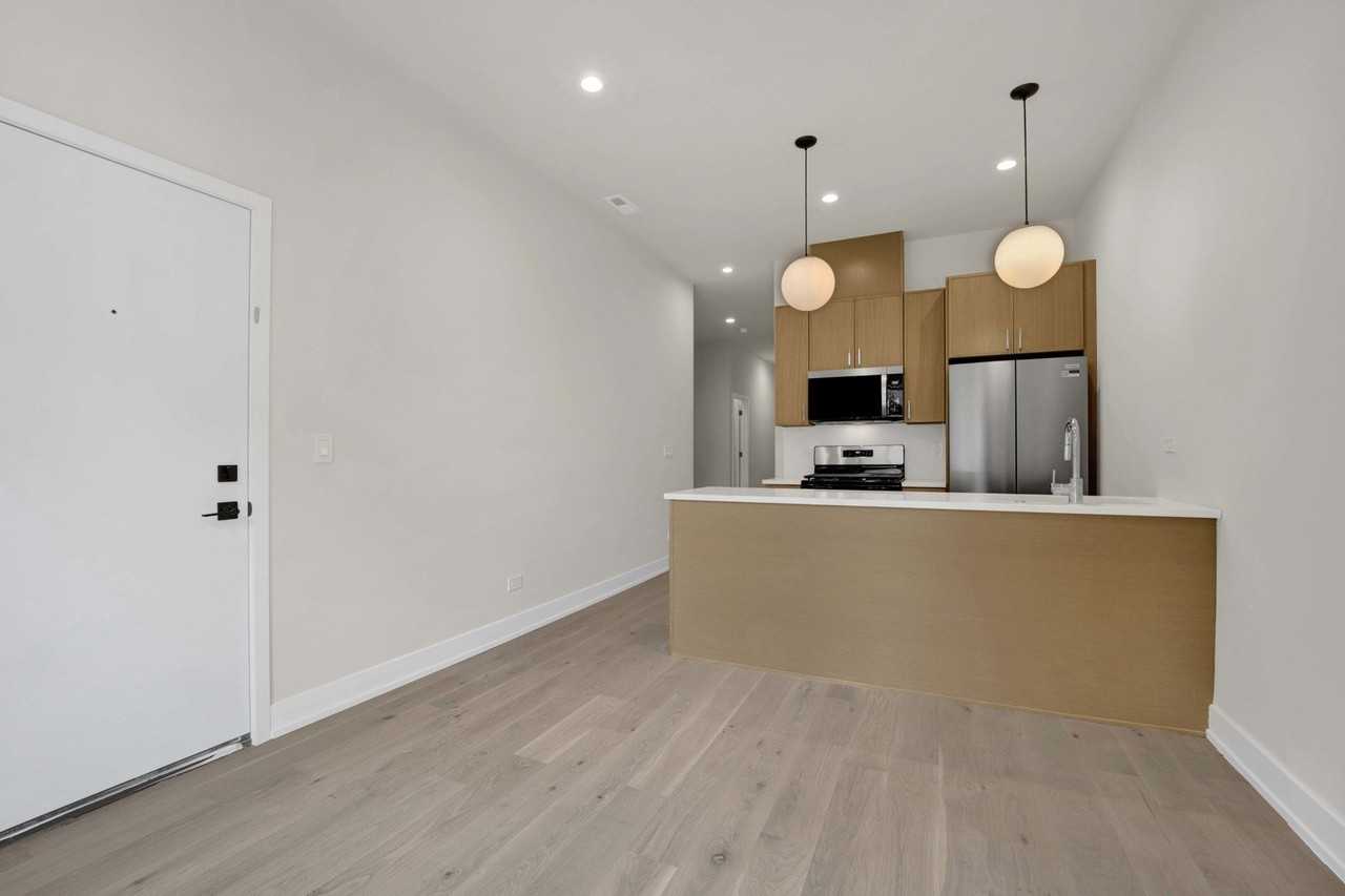 3641 N Wilton Ave #1 - Photo 7 of 34