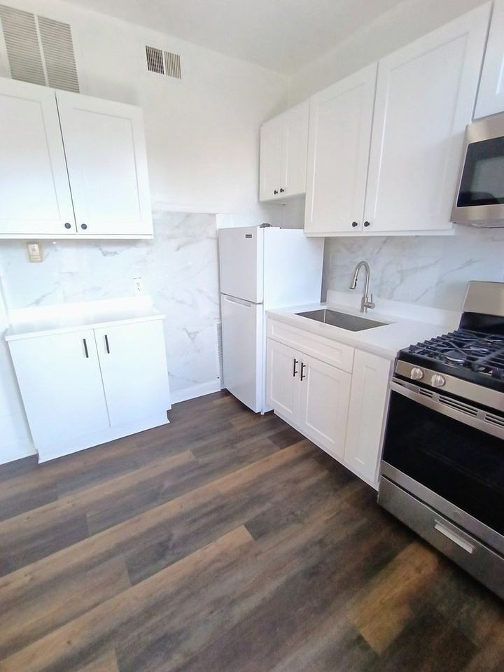 3514 N Broadway St #3 - Photo 5 of 13
