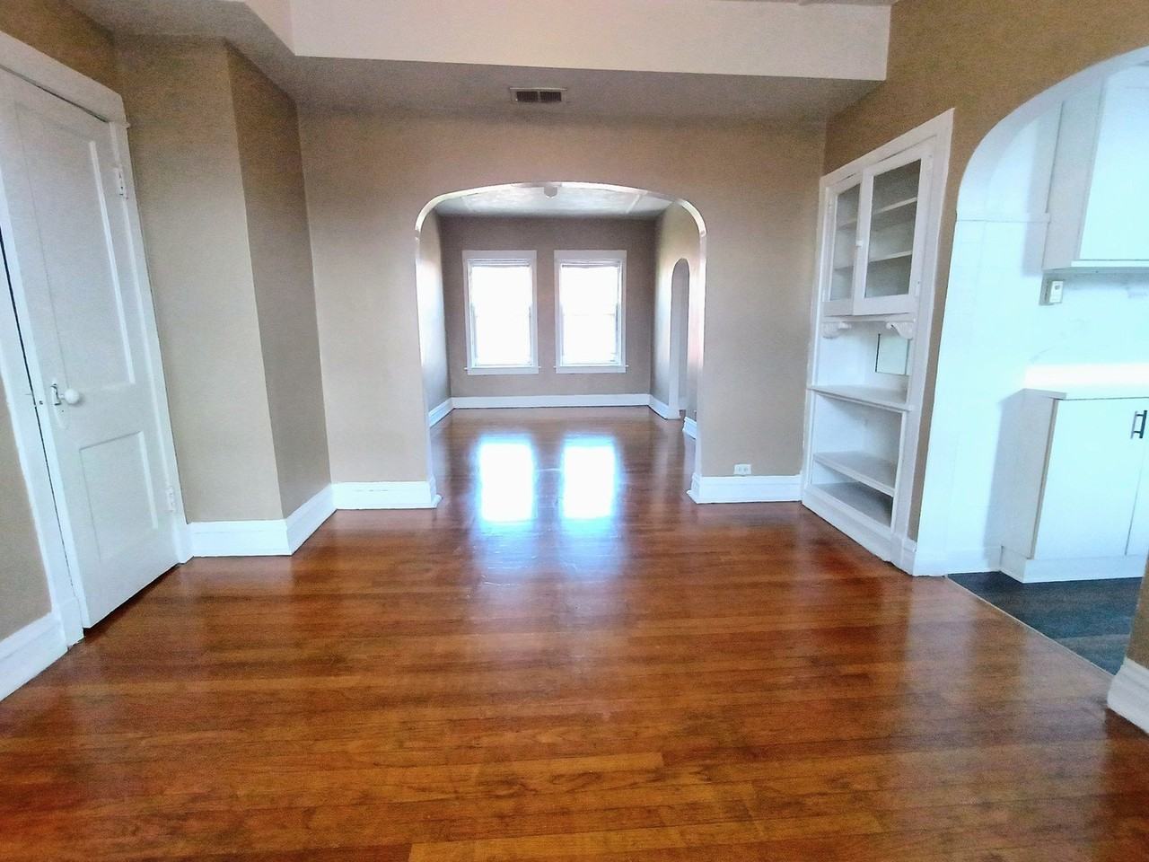 3514 N Broadway St #3 - Photo 6 of 13