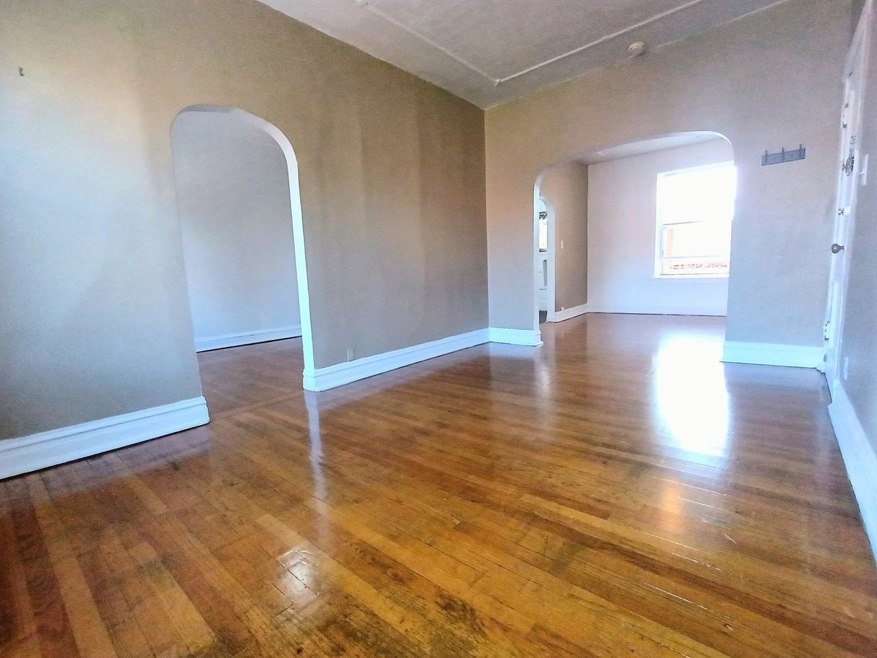 3514 N Broadway St #3 - Photo 7 of 13