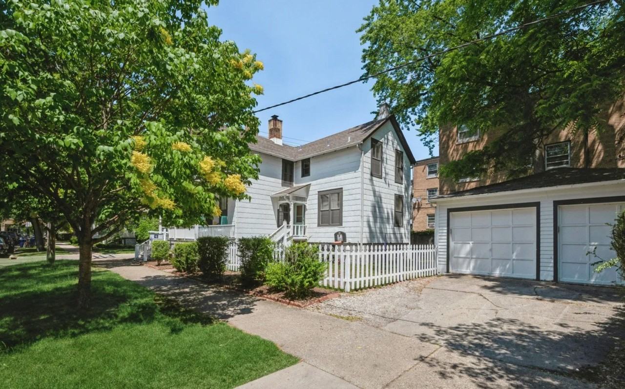 813 Hamlin St - Photo 3 of 21