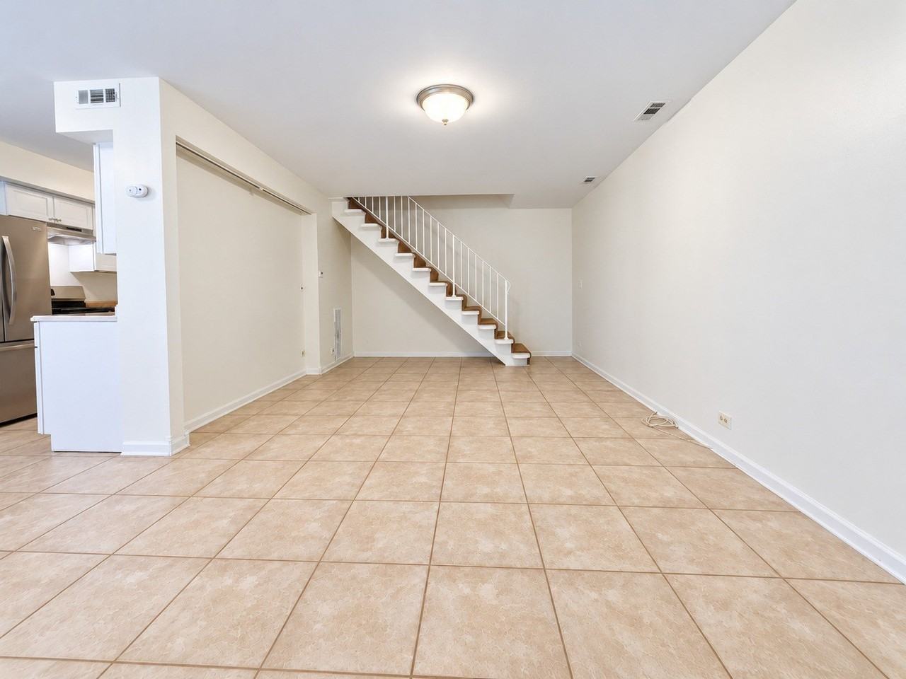 1344 Cove Dr - Photo 3 of 15