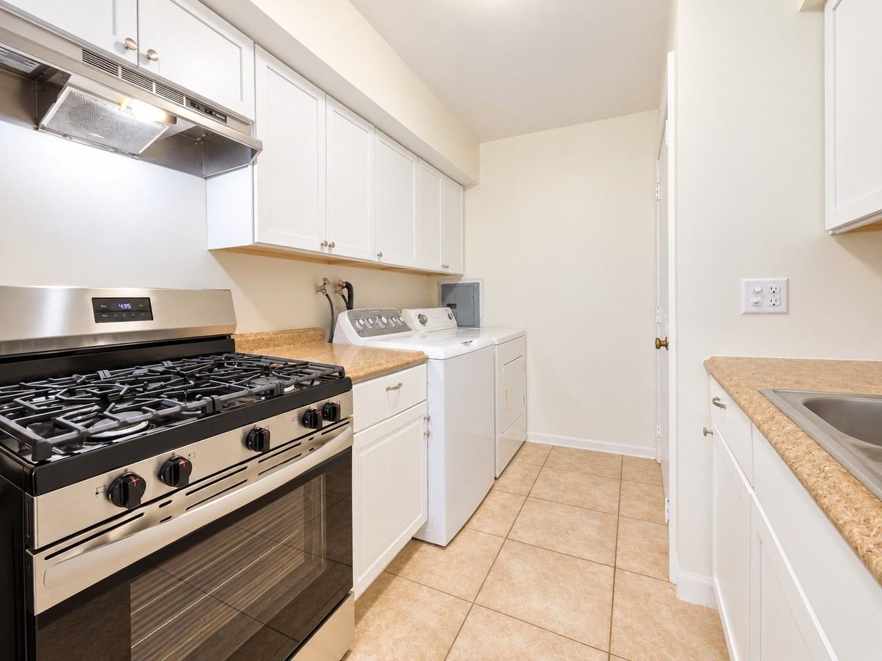1344 Cove Dr - Photo 6 of 15