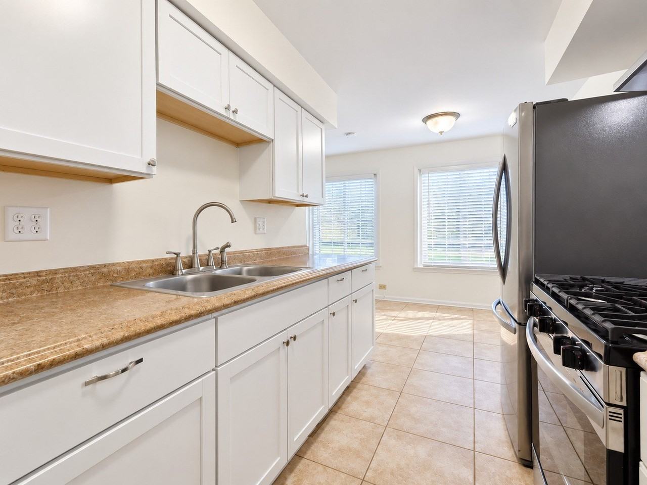 1344 Cove Dr - Photo 7 of 15