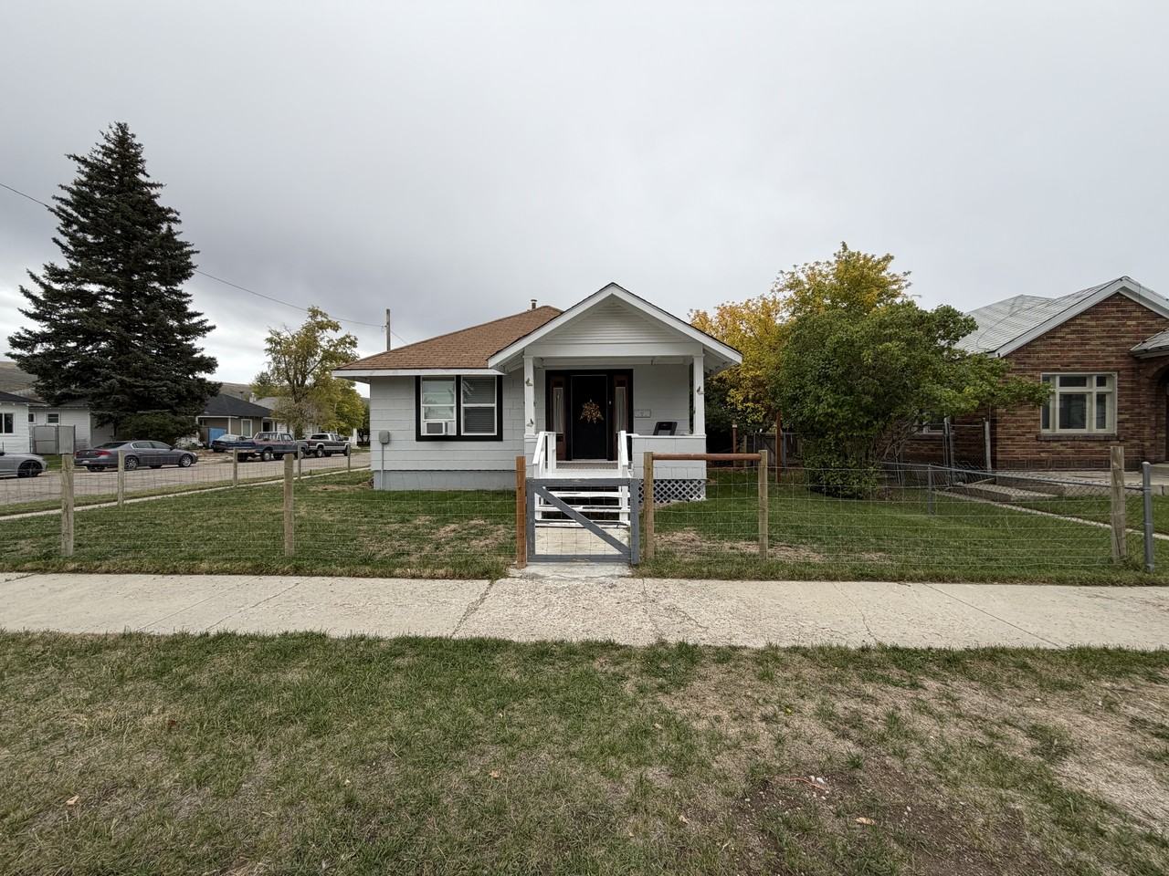 502 Garnet St #1 - Photo 4 of 50
