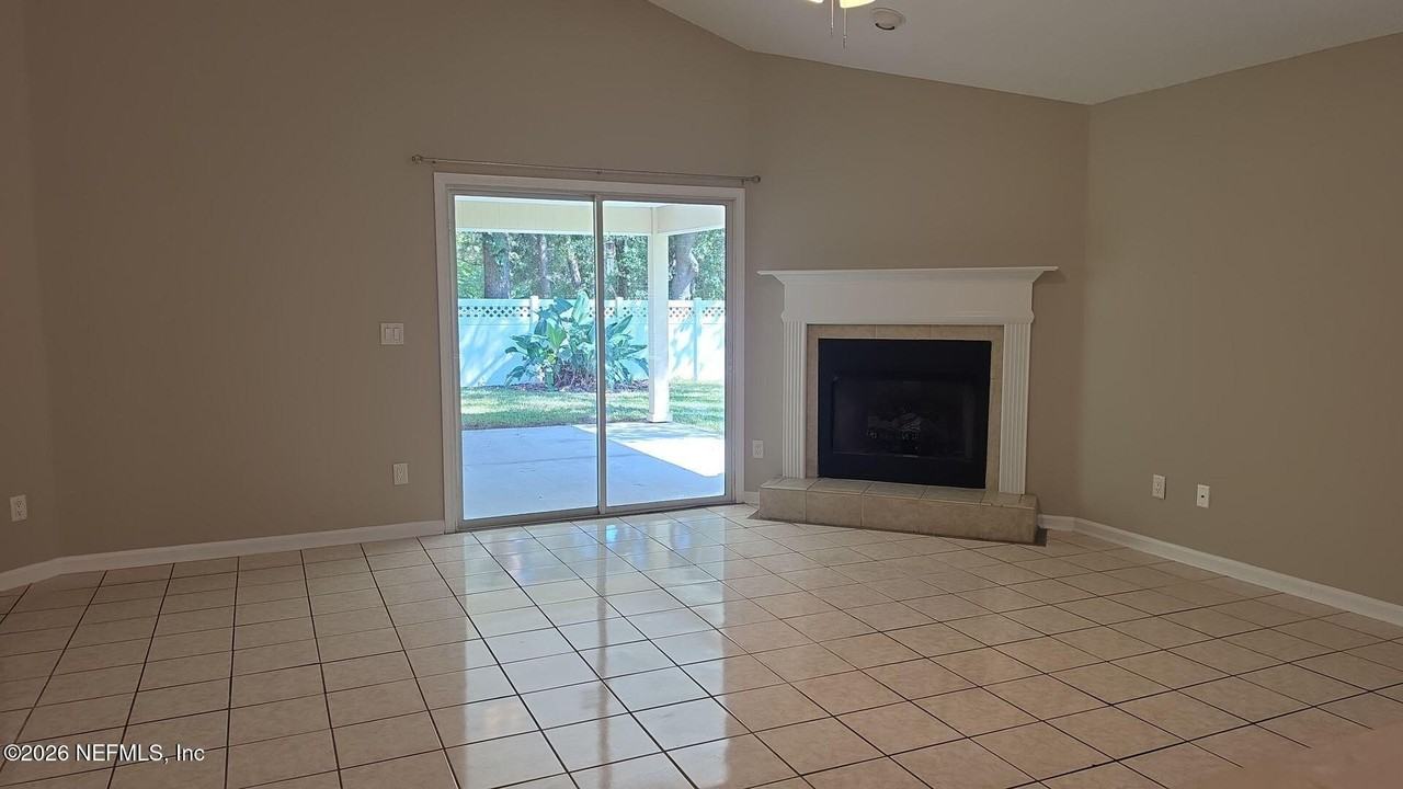 1063 Moosehead Dr - Photo 2 of 14