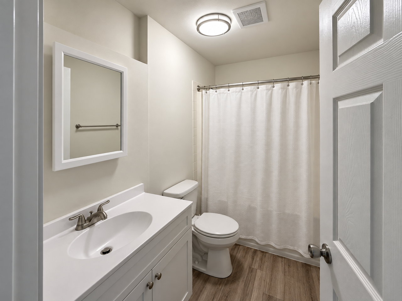 1320 East Lieg Avenue - Photo 2 of 4