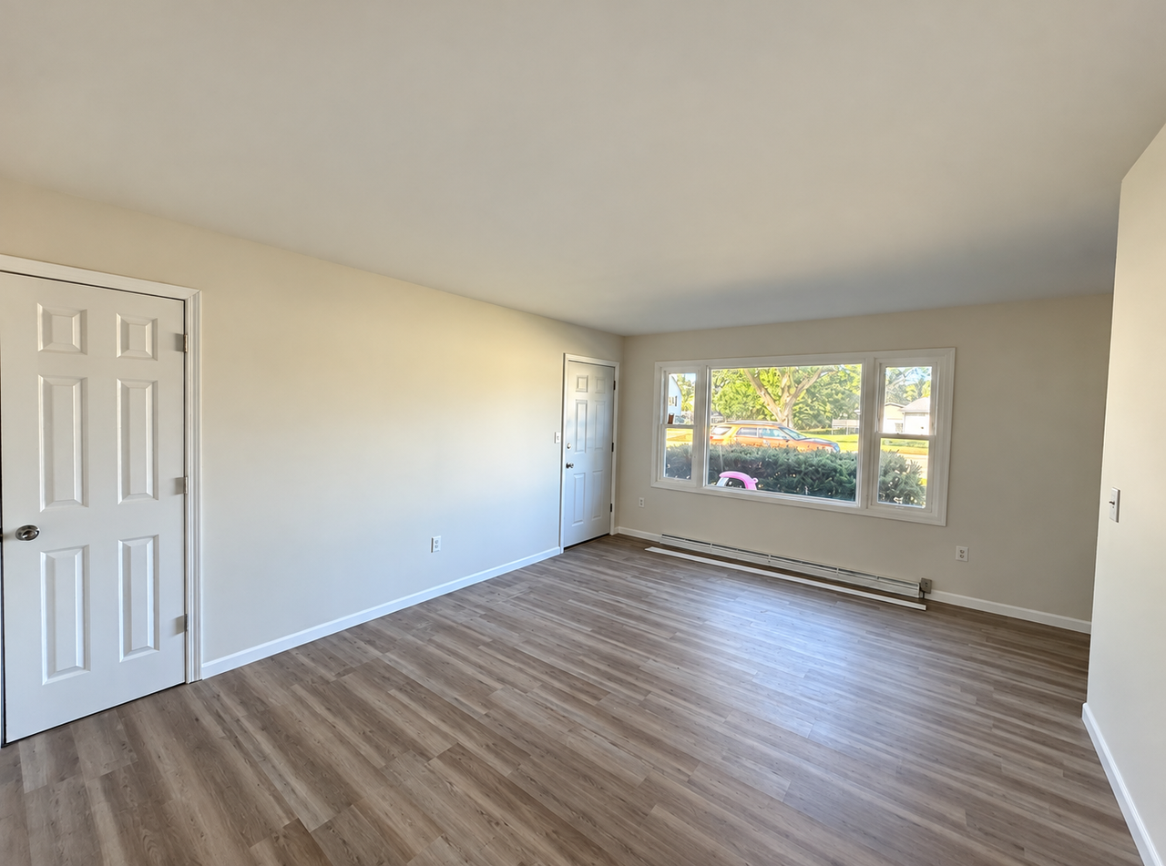 1320 East Lieg Avenue - Photo 3 of 4