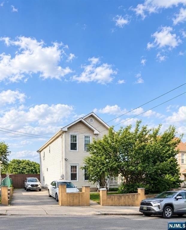 15 Ryle Ave #1