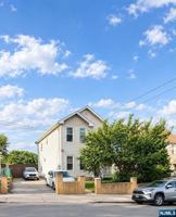 featured image of 15 Ryle Ave #1