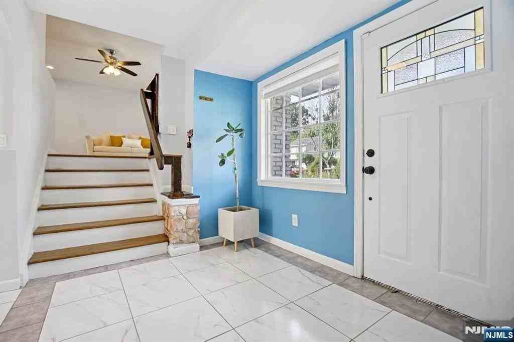 82 Eaton Pl - Photo 3 of 36