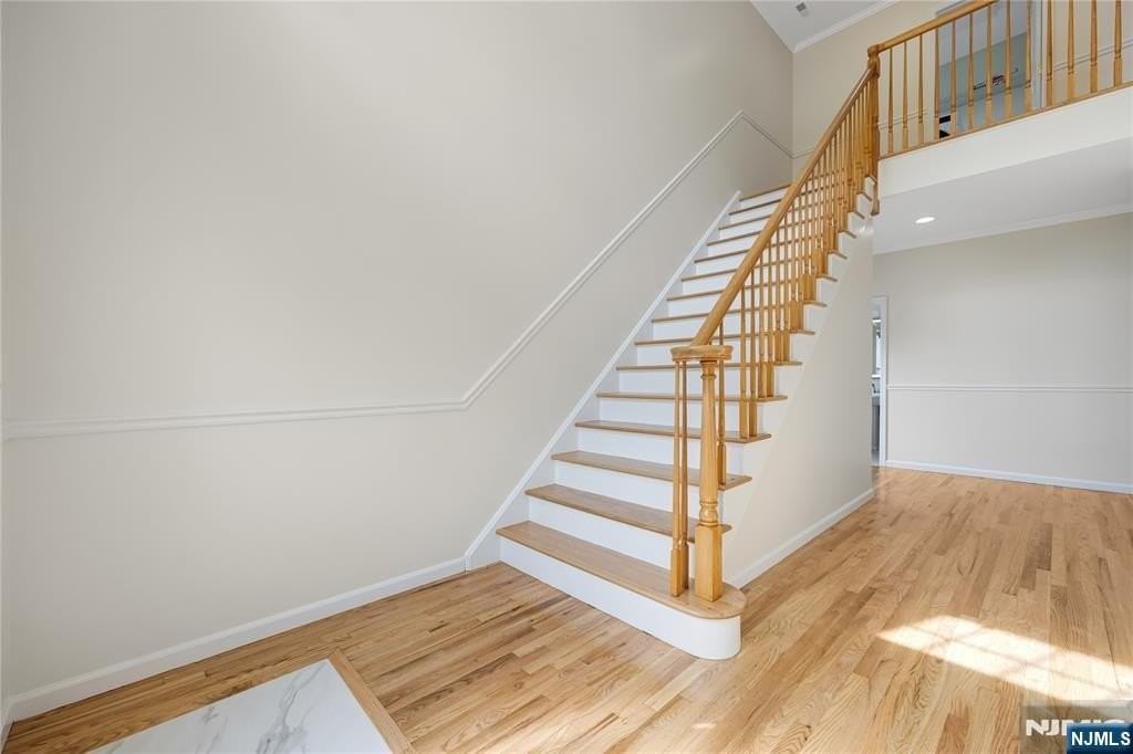 104 Larch Ave - Photo 5 of 49