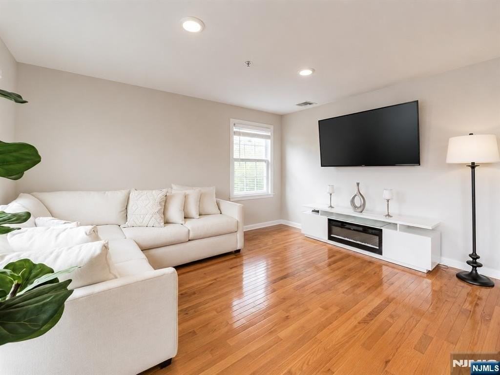 17 Park St #2 - Photo 5 of 12
