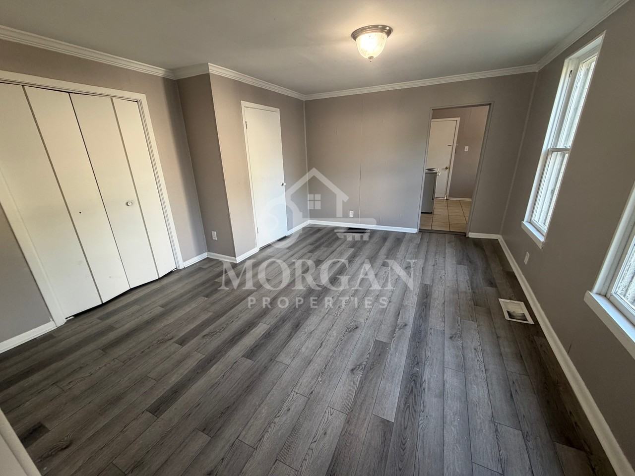 1229 West 8th Street - Photo 3 of 9