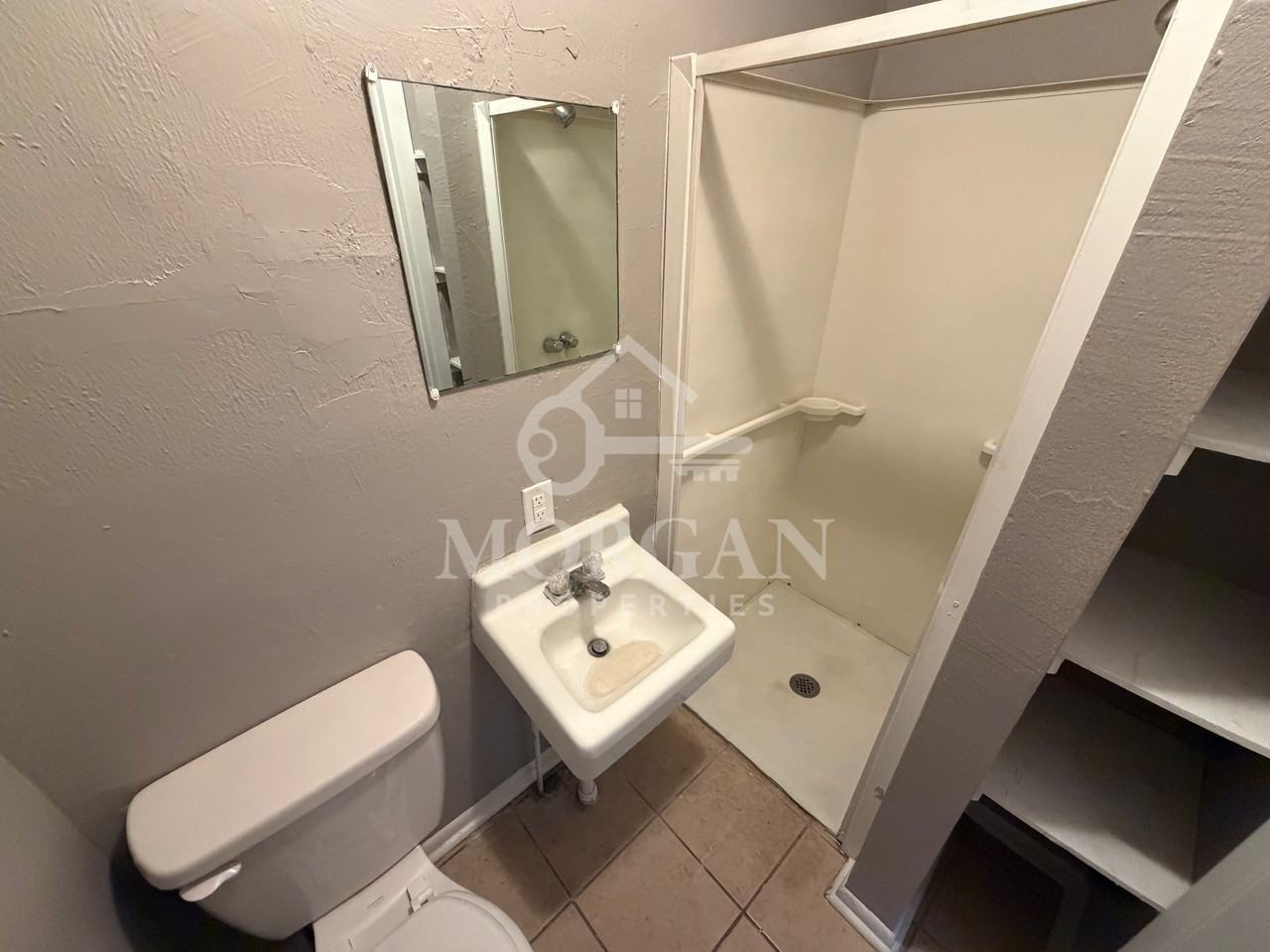 1229 West 8th Street - Photo 5 of 9