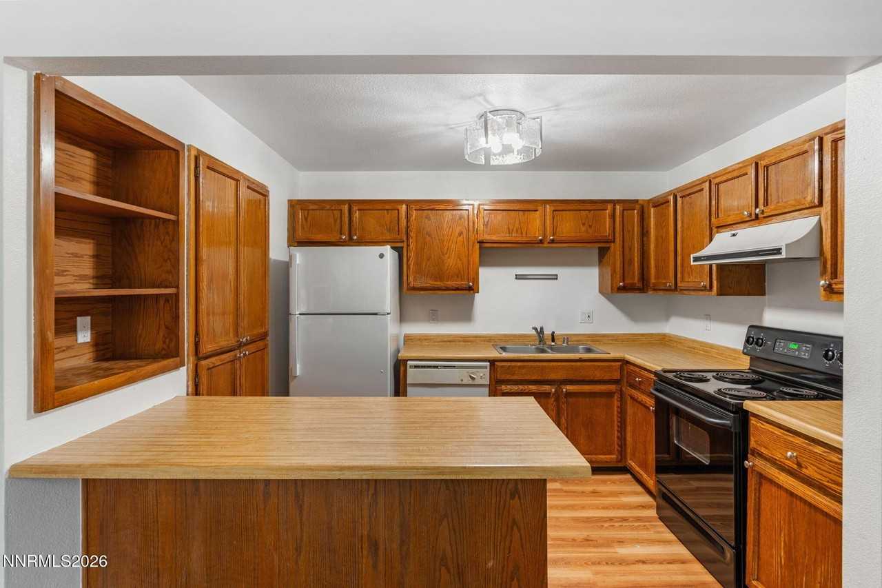 1465 E Peckham Ln #6 - Photo 7 of 28