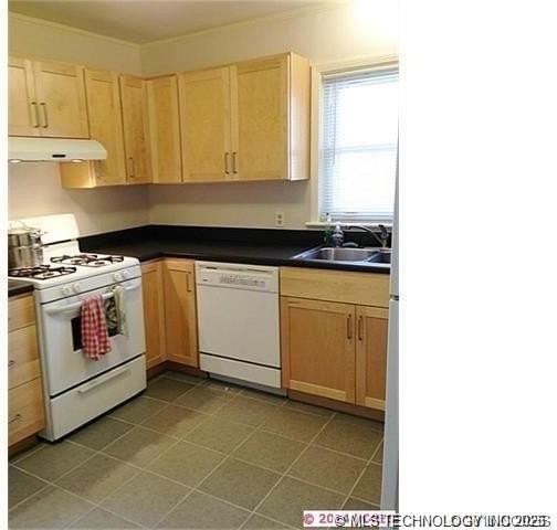 265 E 45th Ct - Photo 5 of 11