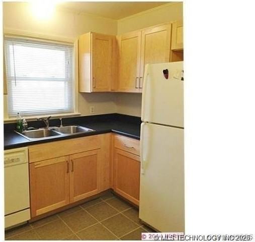 265 E 45th Ct - Photo 6 of 11