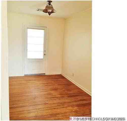 265 E 45th Ct - Photo 7 of 11