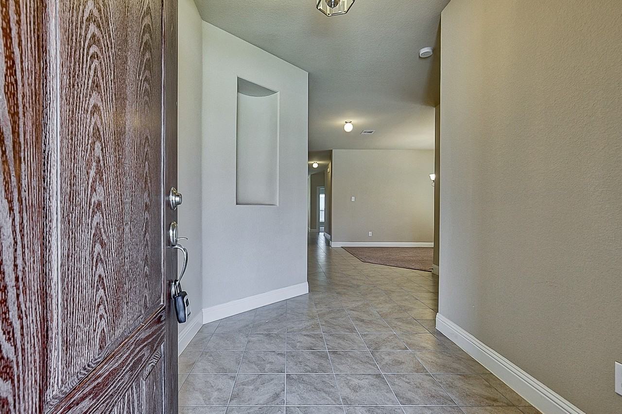15909 Rockingham St - Photo 3 of 19