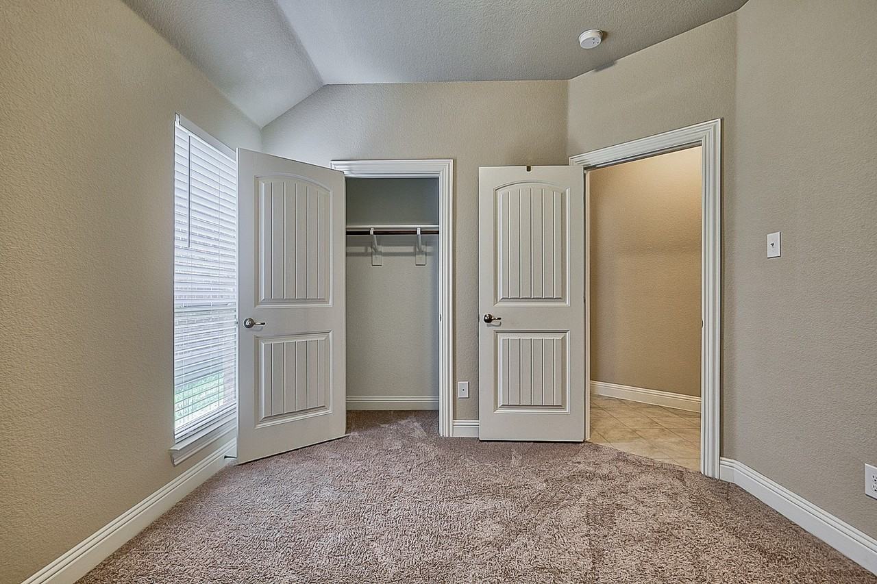 15909 Rockingham St - Photo 6 of 19