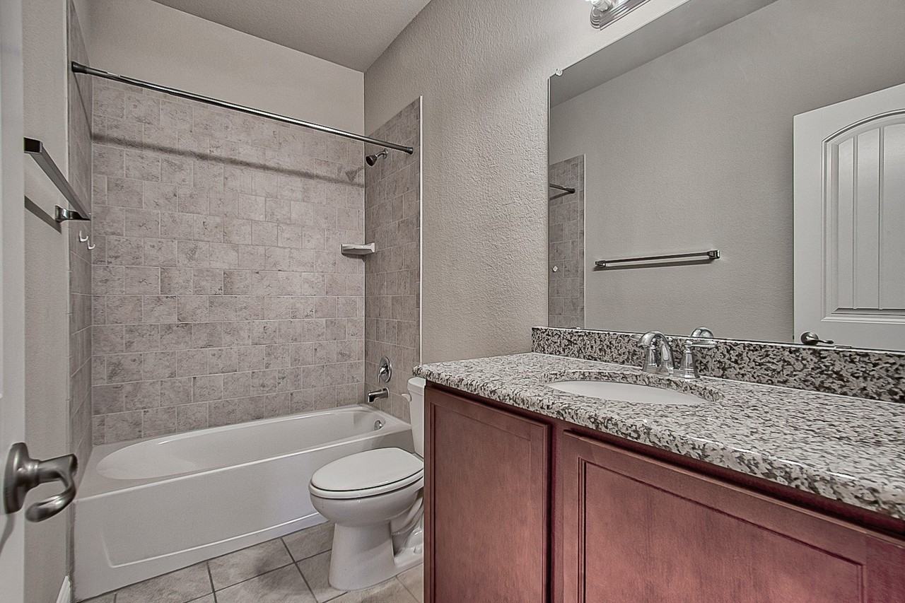 15909 Rockingham St - Photo 7 of 19