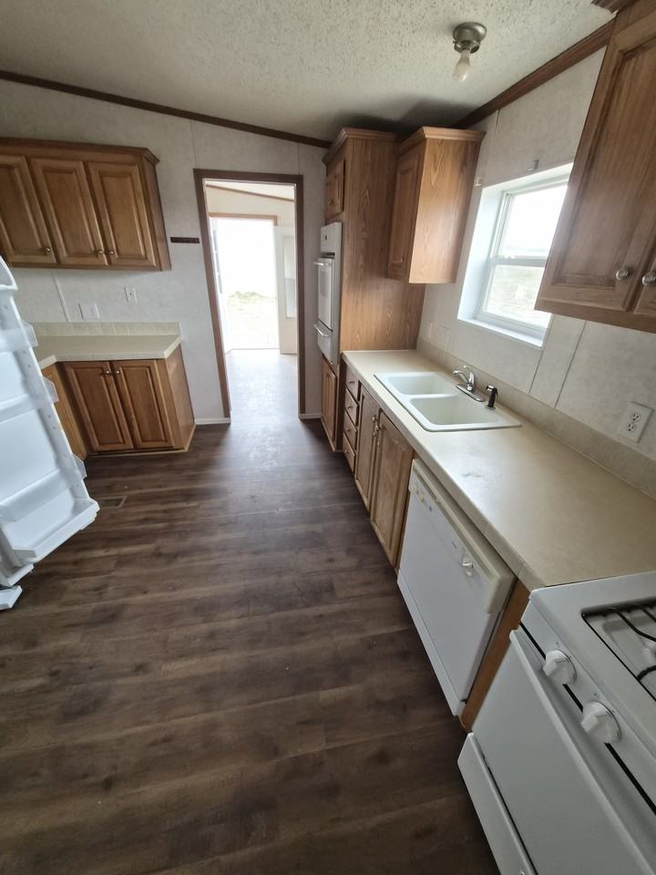 22820 Blackhills Dr S #1 - Photo 6 of 7