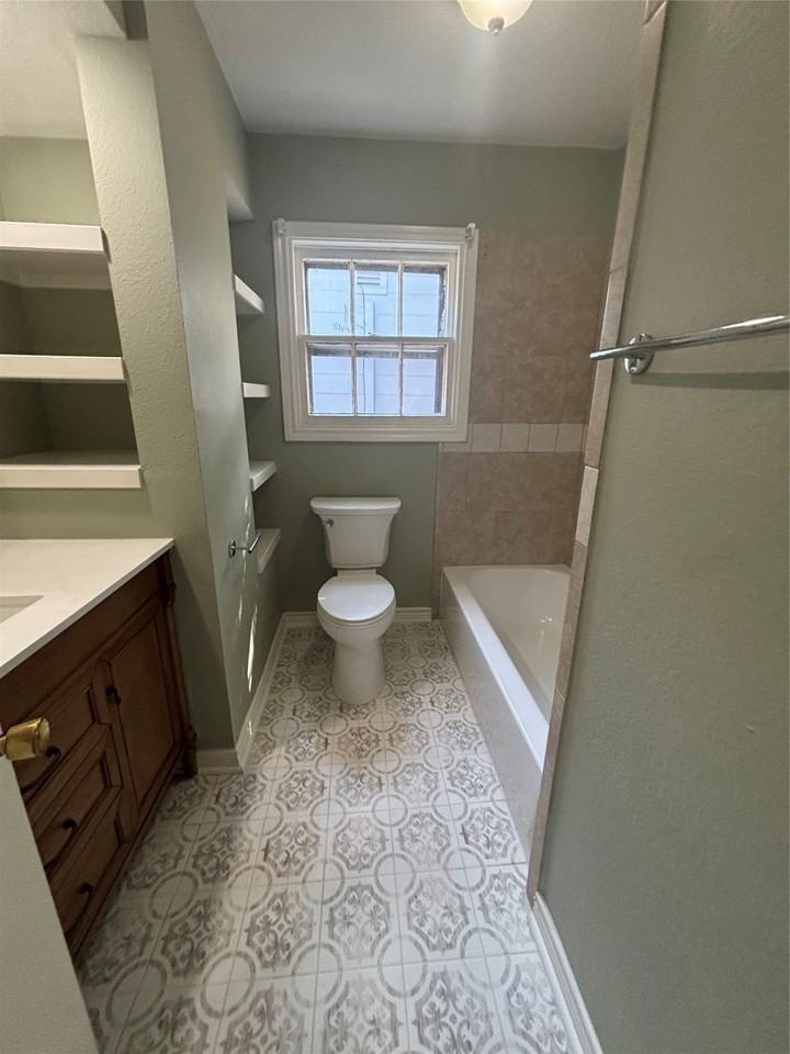 1017 Denton St - Photo 7 of 8