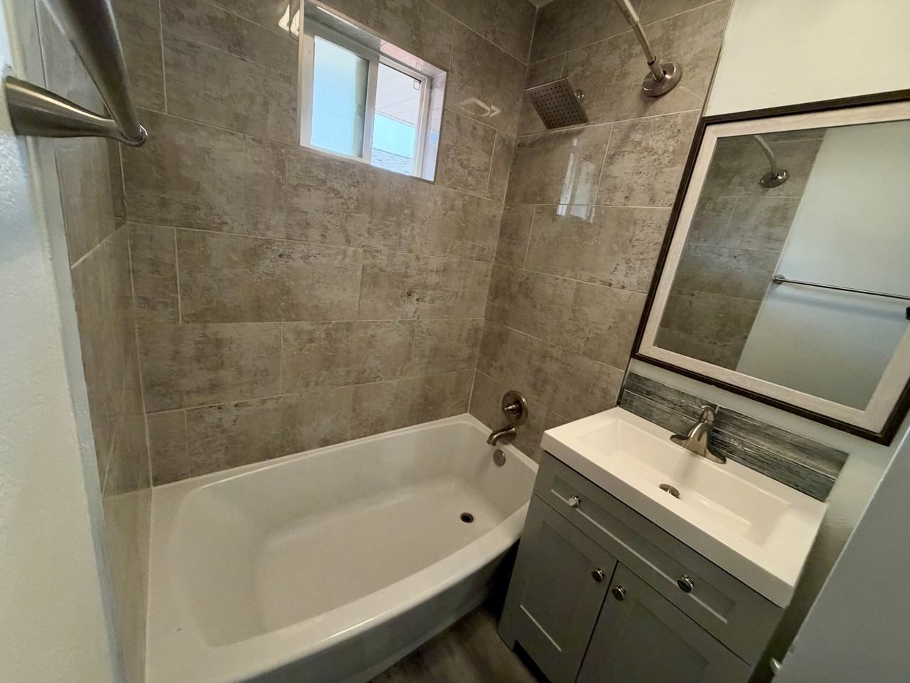 100 S 5th St #1 - Photo 4 of 37
