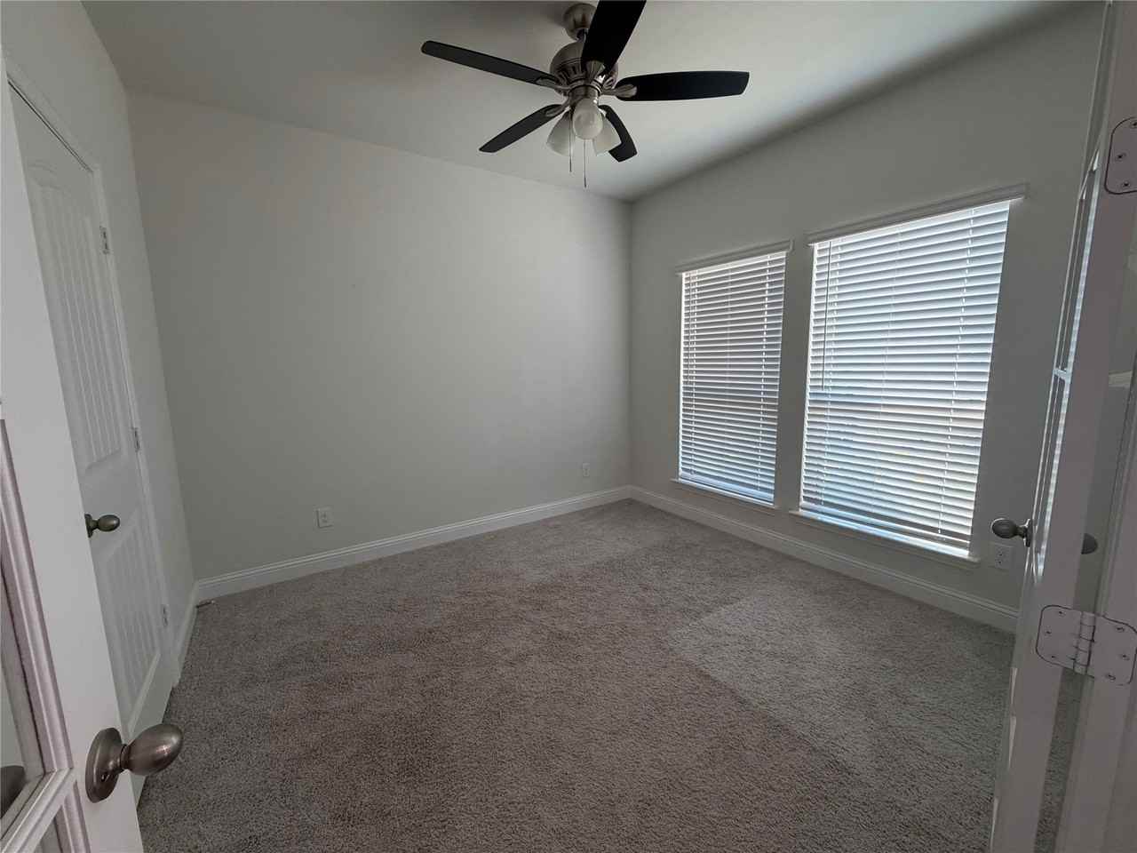 5820 Watts Bar Ct - Photo 4 of 27
