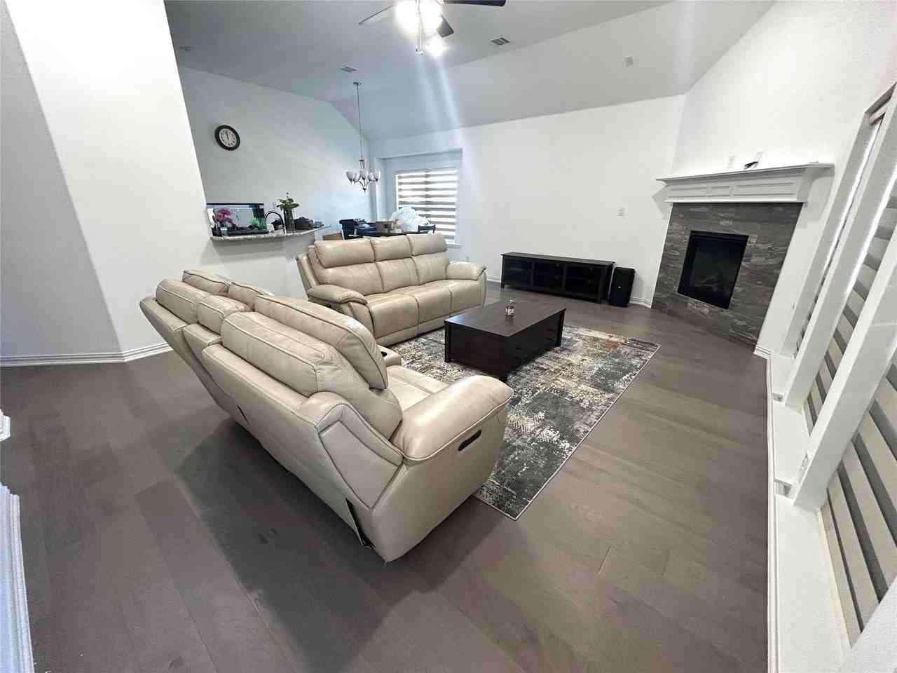 8588 Bachman Ln - Photo 3 of 11