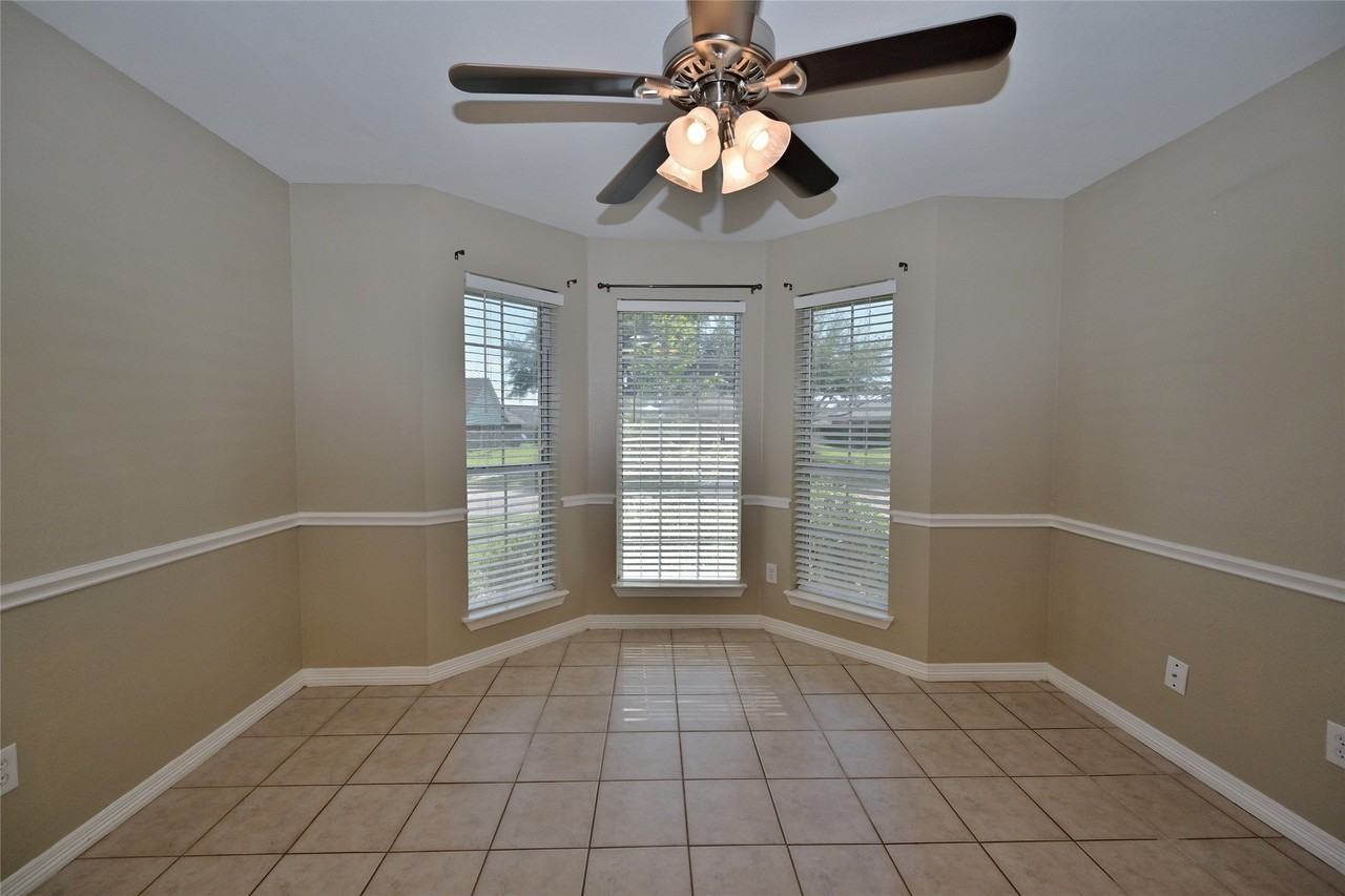 211 Barbara Way - Photo 7 of 40