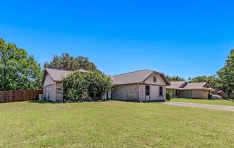 214 Mapleridge Dr - Photo 1 of 1