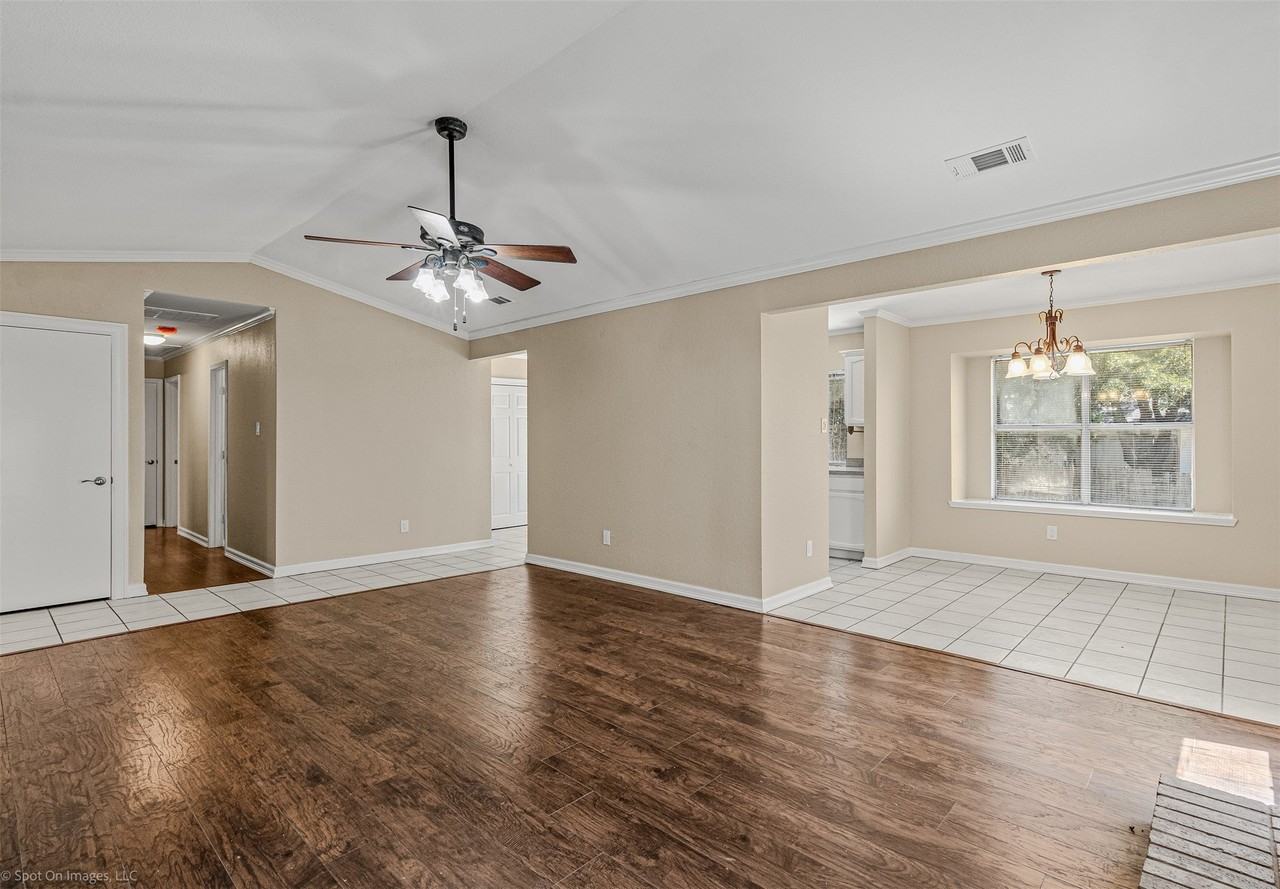 214 Mapleridge Dr - Photo 5 of 22