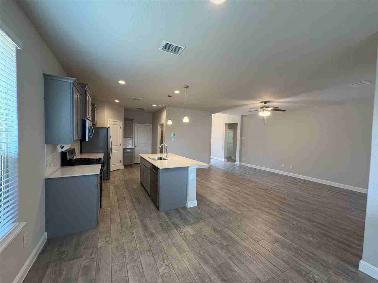 5291 Crystal Lake Ave - Photo 3 of 13