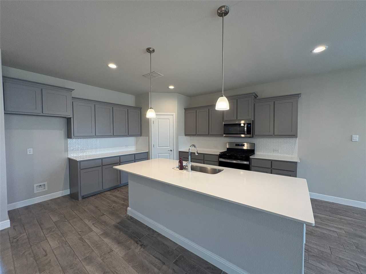5267 Mountain View Dr - Photo 4 of 14