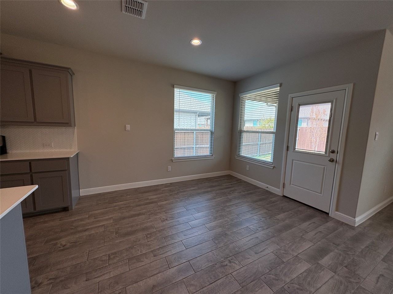 5267 Mountain View Dr - Photo 5 of 14