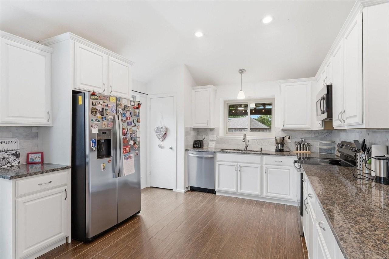 1614 Sunswept Ter - Photo 4 of 14
