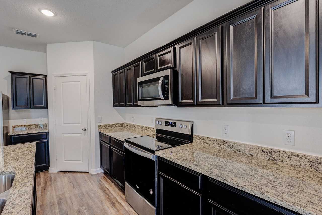 817 Cedar Elm Dr - Photo 7 of 25