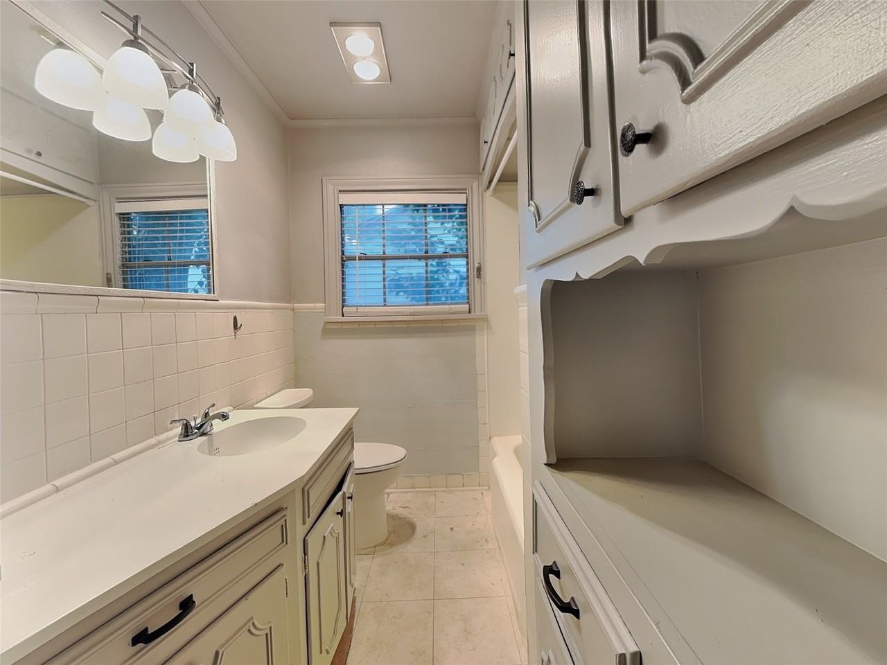 4124 Lovell Ave - Photo 2 of 12