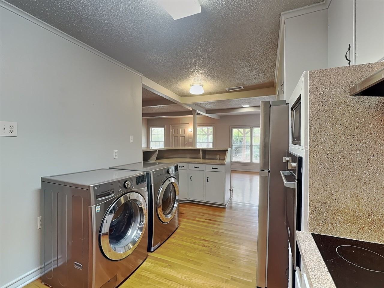 4124 Lovell Ave - Photo 6 of 12