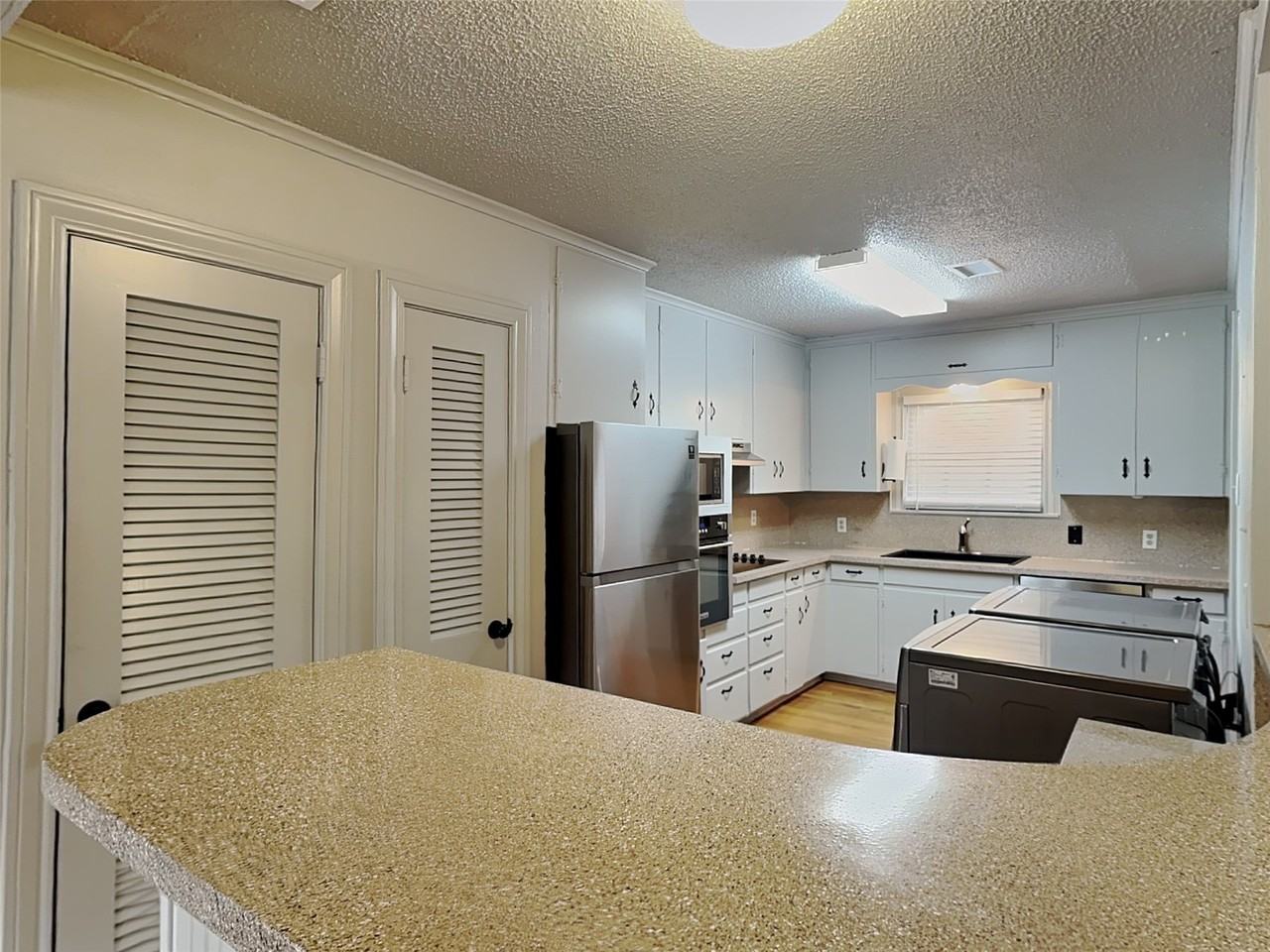4124 Lovell Ave - Photo 7 of 12