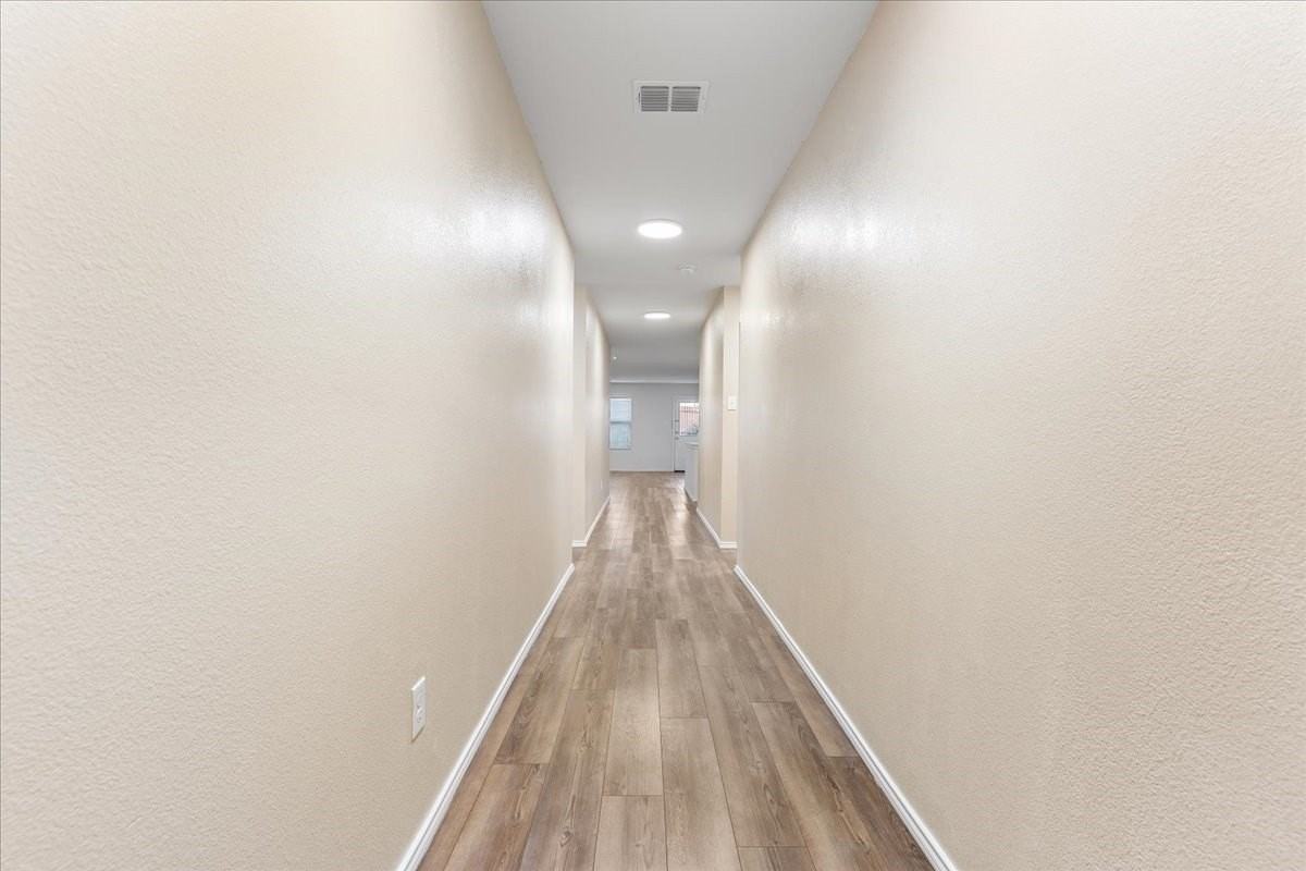 2918 Acacia Dr - Photo 2 of 15