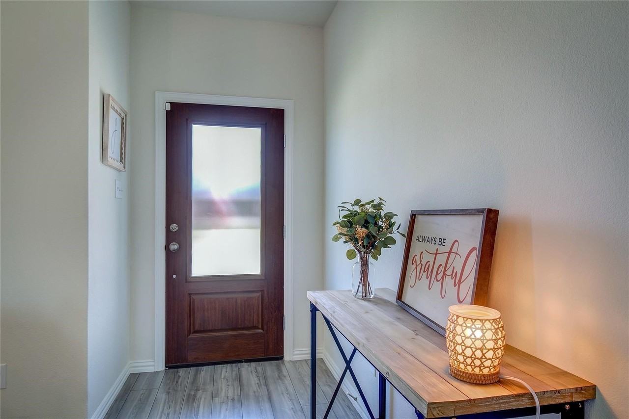 2124 Whispering Sage Blvd - Photo 3 of 32