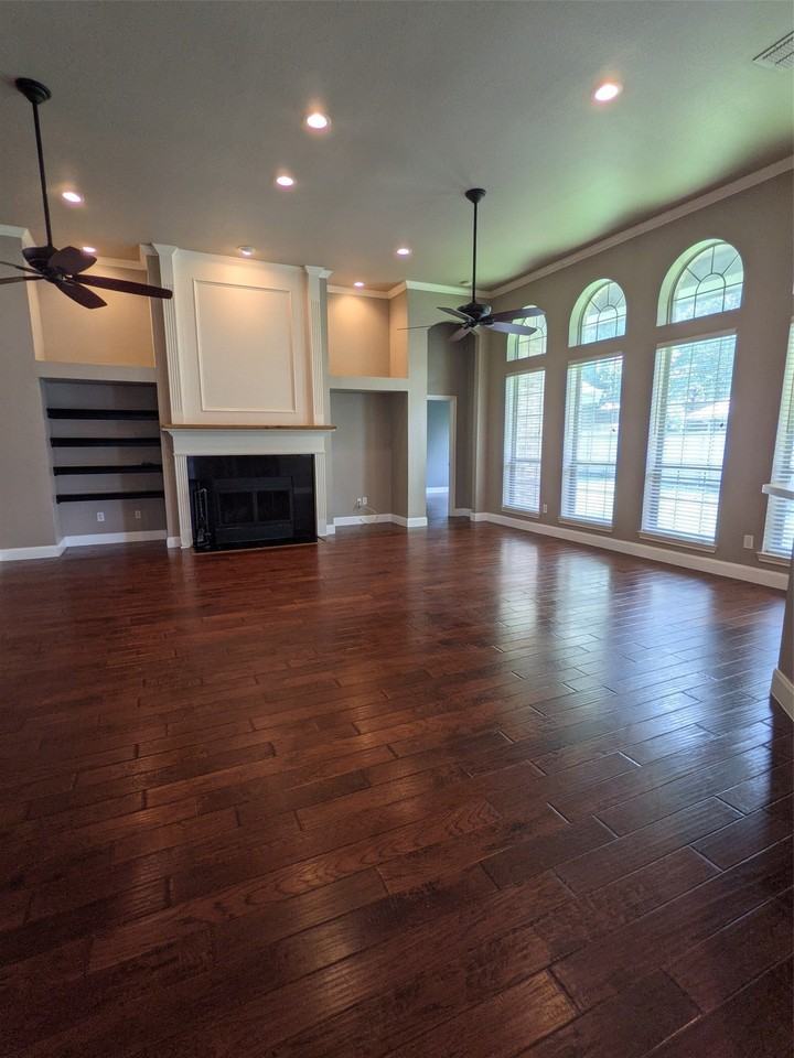 310 Chisholm Trl - Photo 2 of 12