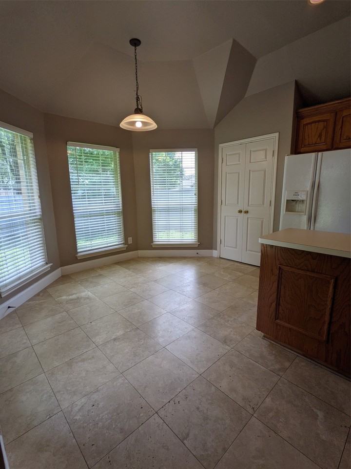 310 Chisholm Trl - Photo 6 of 12