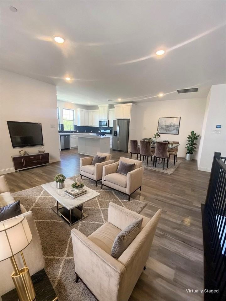 7297 Sacaton Trl - Photo 4 of 20